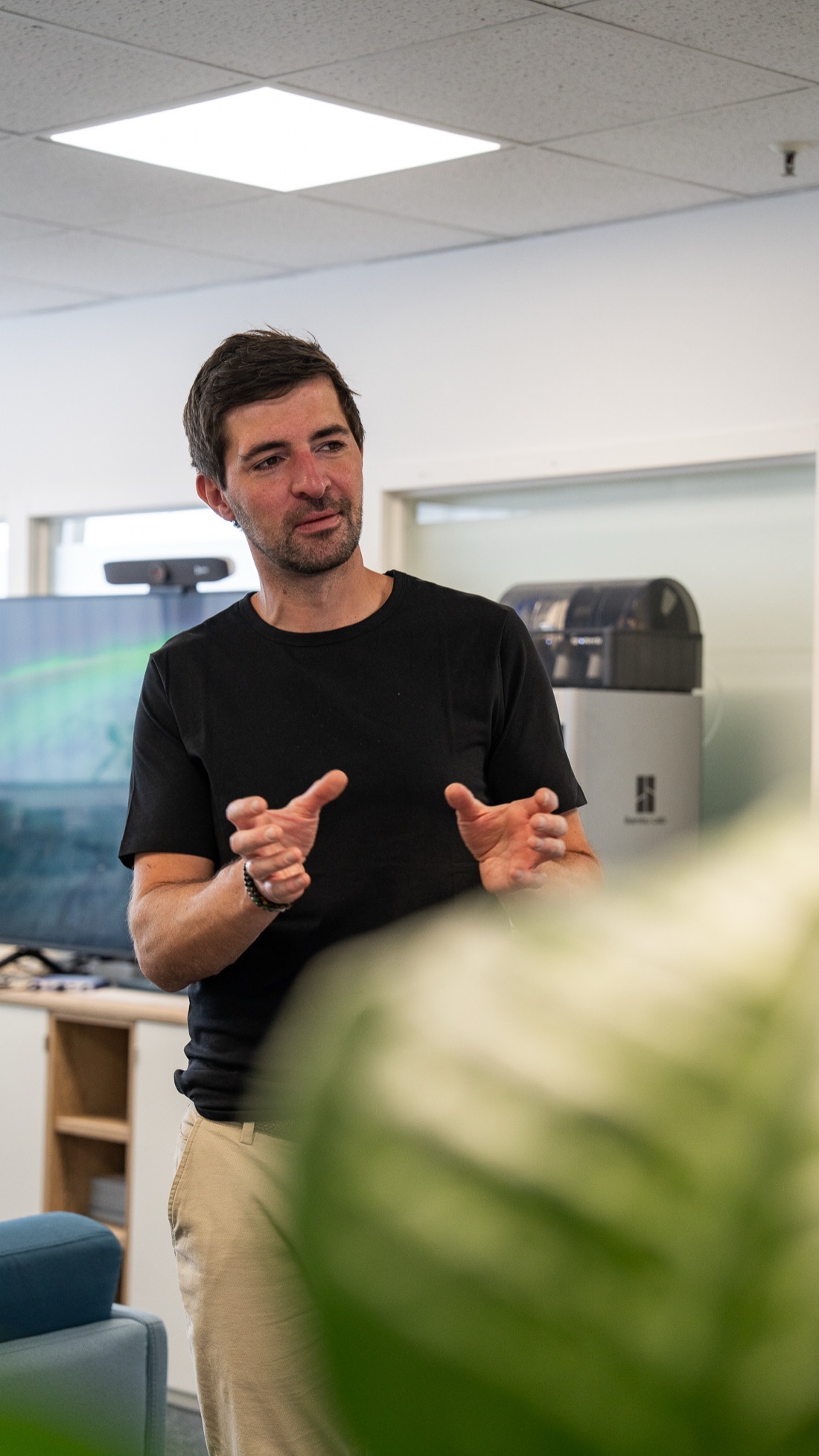 Stephan Kindler bei einer Inhouse-KI-Schulung mit Team — Praxis, kein PowerPoint